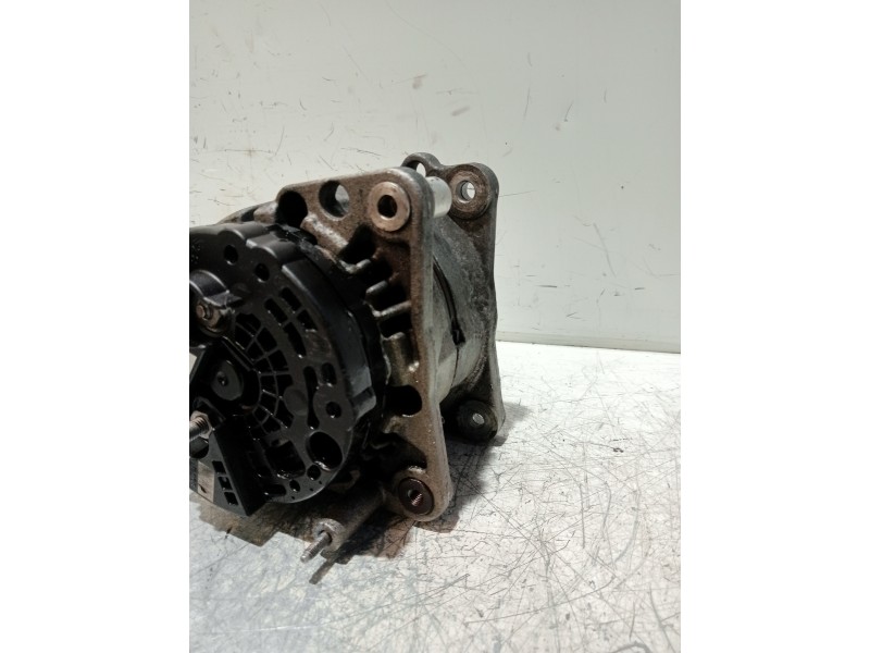 Recambio de alternador para volkswagen polo (9n3) advance referencia OEM IAM 03C903023 0124325044 