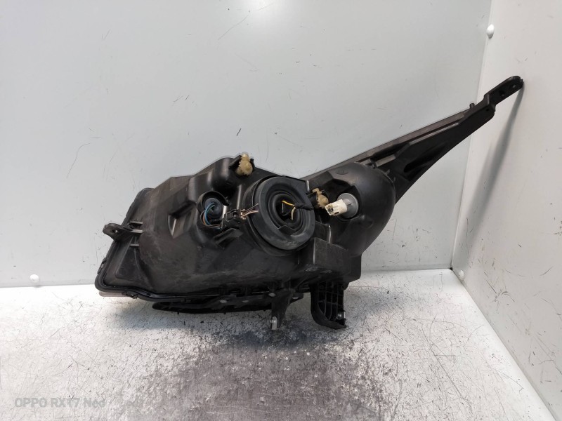 Recambio de faro derecho para chevrolet cruze l referencia OEM IAM   