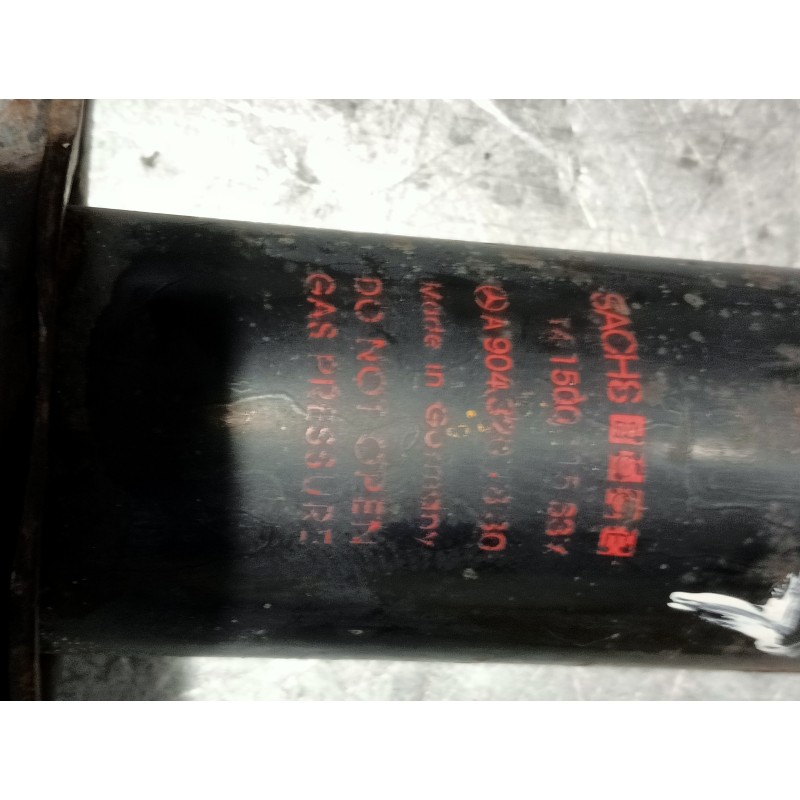 Recambio de amortiguador delantero izquierdo para mercedes sprinter (w901,w904) caja cerr. referencia OEM IAM A9043201830 141500