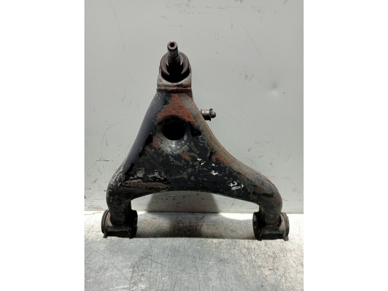 Recambio de brazo suspension inferior delantero derecho para mercedes sprinter (w901,w904) caja cerr. referencia OEM IAM 9013220