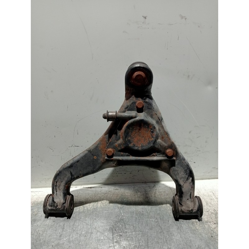 Recambio de brazo suspension inferior delantero derecho para mercedes sprinter (w901,w904) caja cerr. referencia OEM IAM 9013220