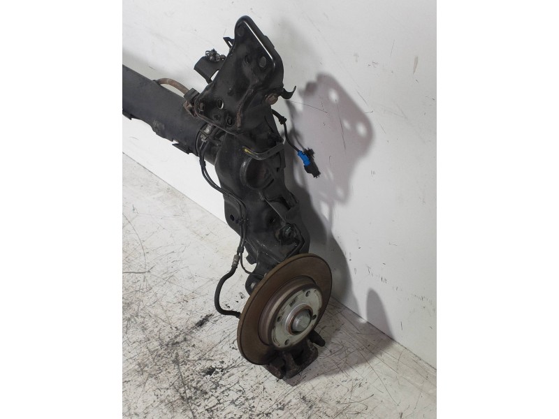 Recambio de puente trasero para citroen c3 picasso live edition referencia OEM IAM   