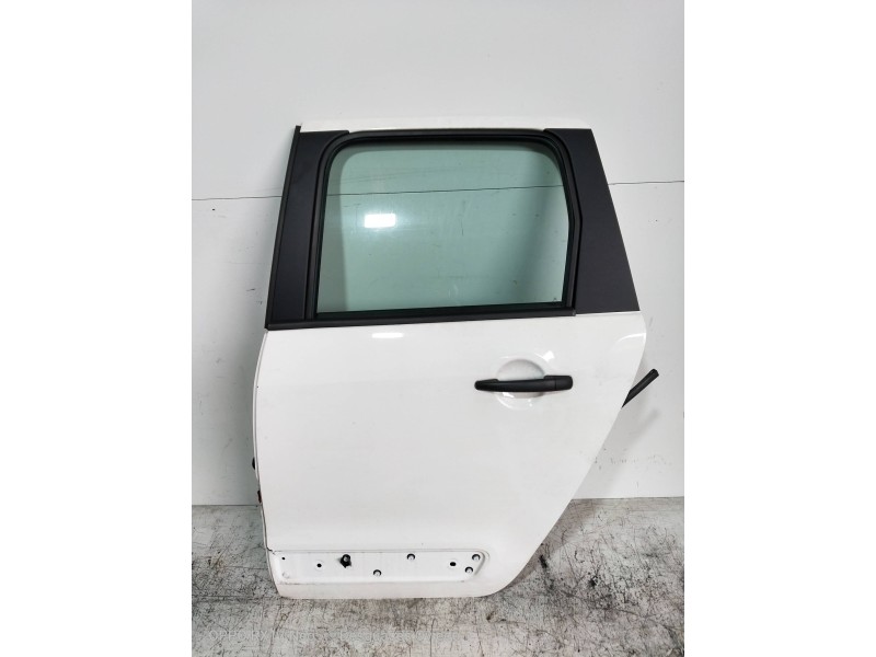 Recambio de puerta trasera izquierda para citroen c3 picasso live edition referencia OEM IAM   