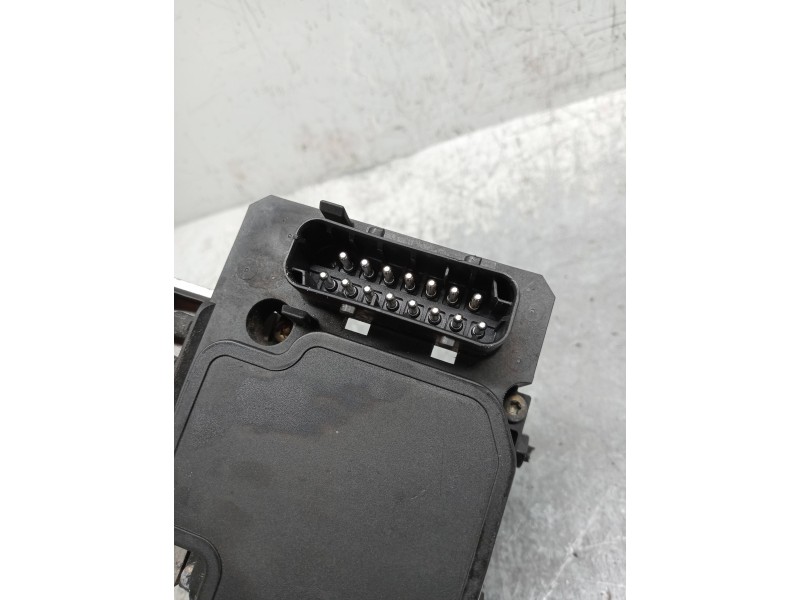 Recambio de abs para volkswagen passat berlina (3b3) highline referencia OEM IAM 0265202401 8E0614111T 