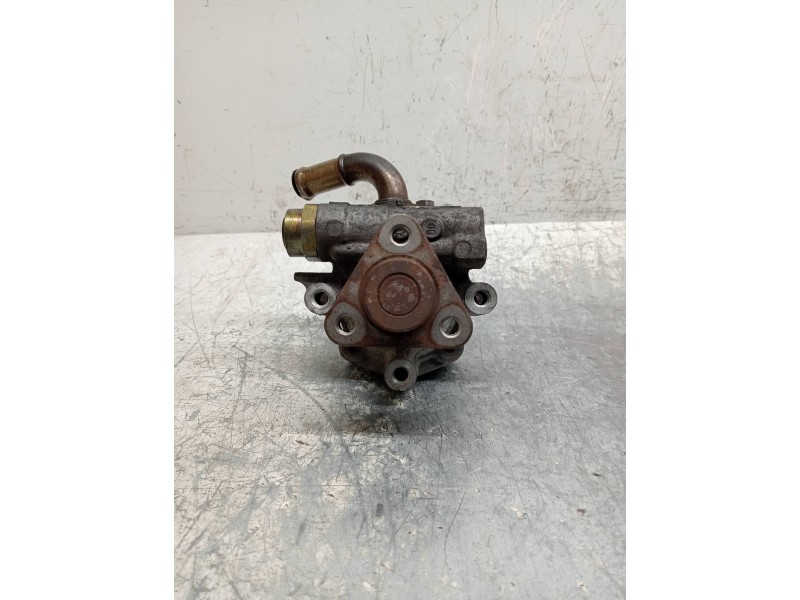 Recambio de bomba direccion para volkswagen passat berlina (3b3) highline referencia OEM IAM  8D0145177Q 