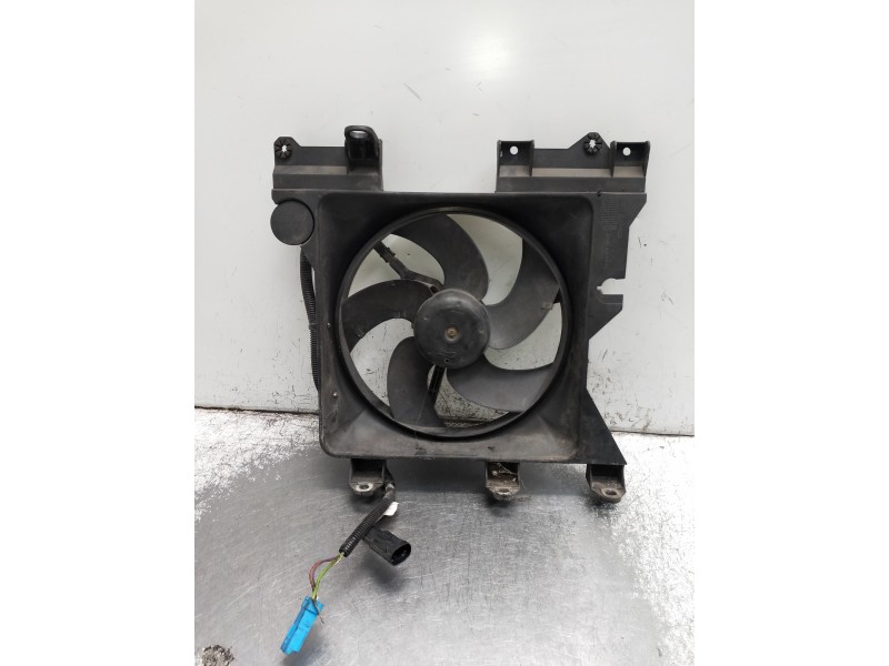 Recambio de electroventilador para citroen xsara berlina 1.4i sx referencia OEM IAM 9643529880  