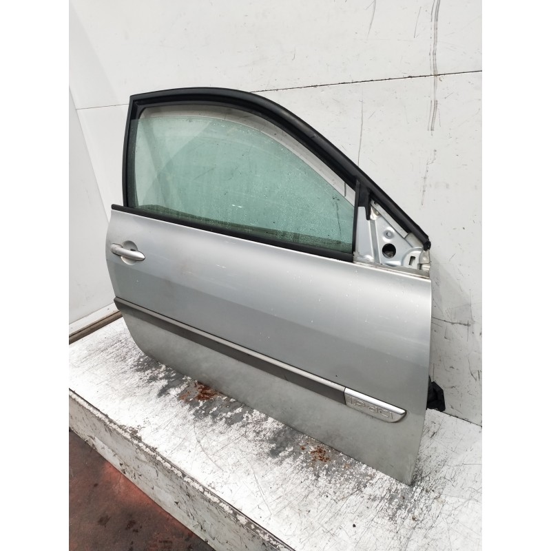 Recambio de puerta delantera derecha para renault megane ii berlina 3p confort authentique referencia OEM IAM   3P