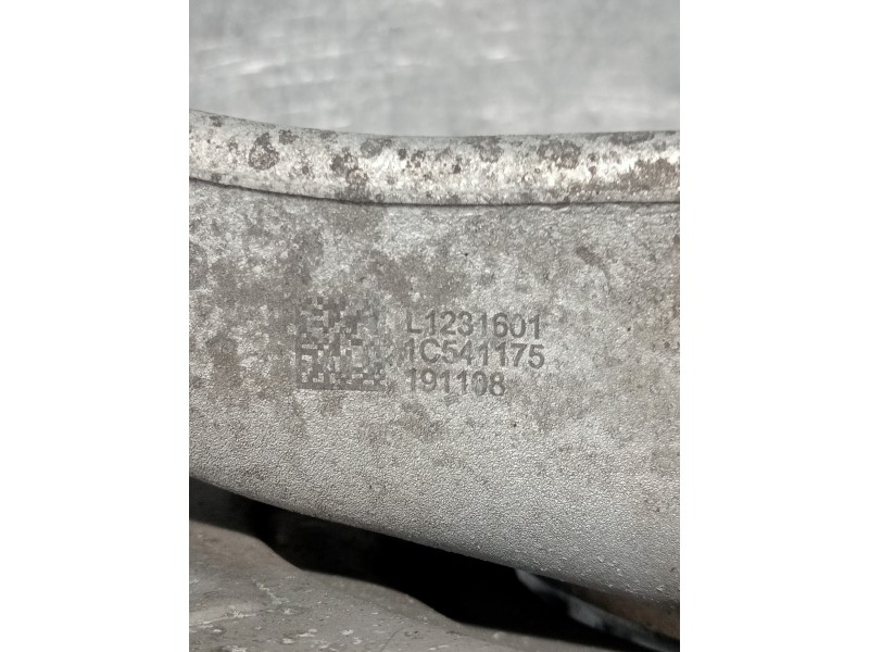 Recambio de mangueta delantera izquierda para tesla model 3 referencia OEM IAM L1231601 1044661C 