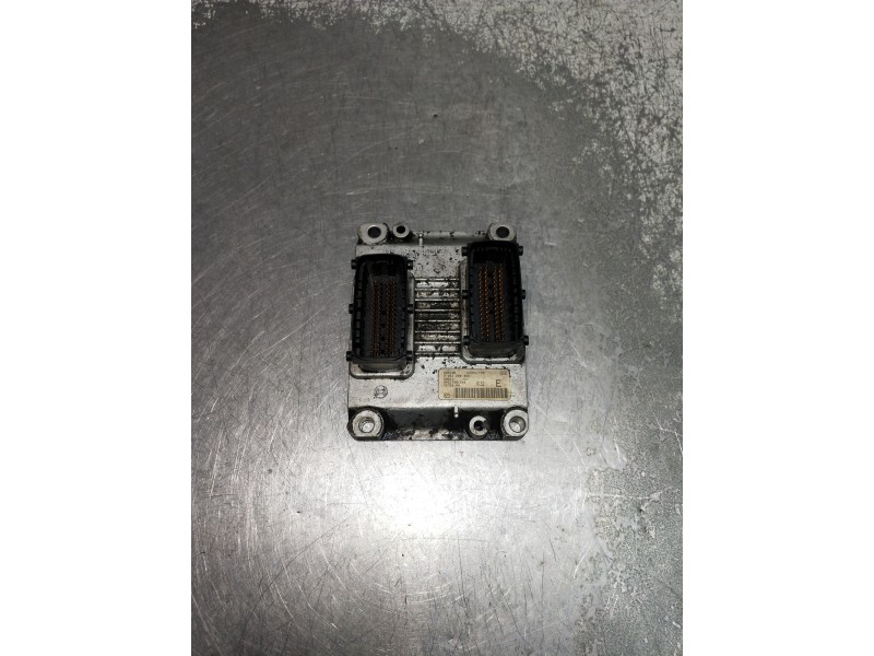 Recambio de centralita motor uce para fiat grande punto (199) 1.4 16v dynamic referencia OEM IAM 1039S17391 0261208969 