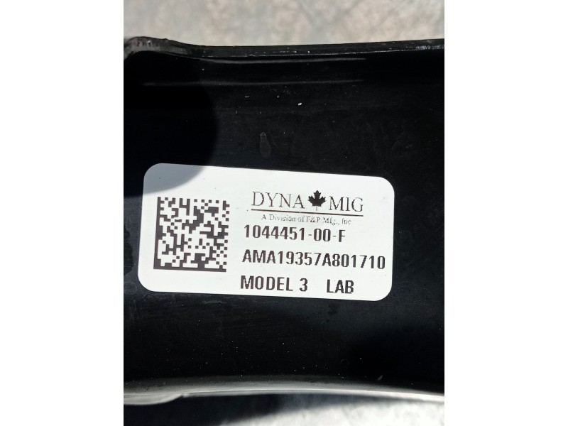 Recambio de brazo suspension inferior trasero izquierdo para tesla model 3 referencia OEM IAM 104445100F  