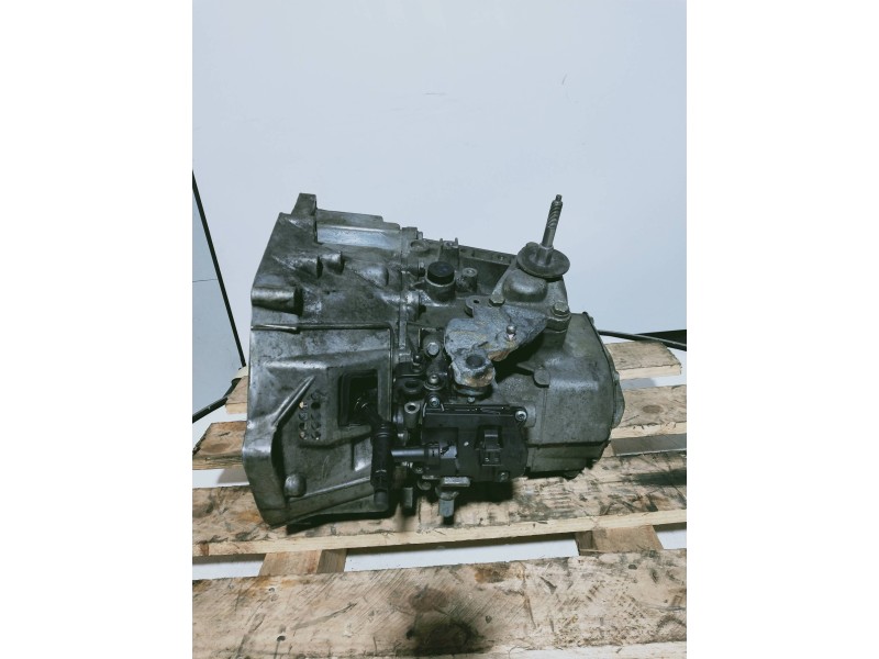 Recambio de caja cambios para peugeot 3008 sport pack referencia OEM IAM 20EA33 0722072 