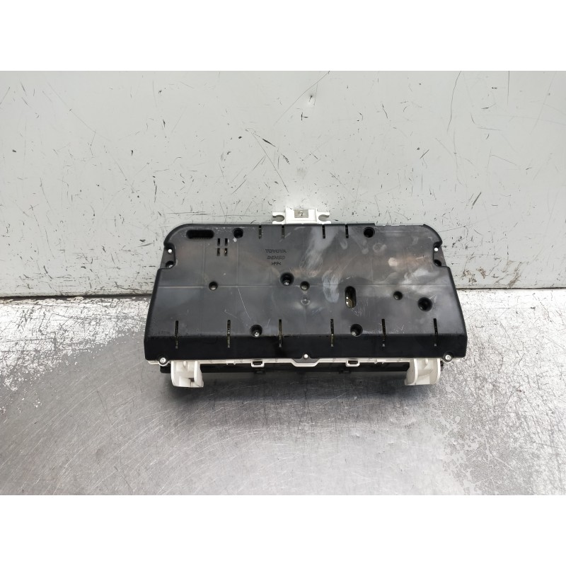 Recambio de cuadro instrumentos para toyota corolla verso (r1) 2.0 d-4d luna referencia OEM IAM 838000F060L MB2574203689 