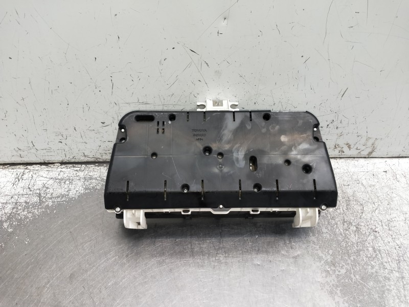 Recambio de cuadro instrumentos para toyota corolla verso (r1) 2.0 d-4d luna referencia OEM IAM 838000F060L MB2574203689 