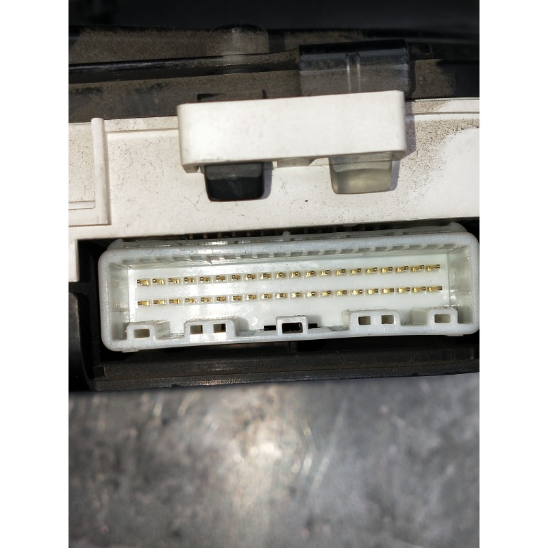 Recambio de cuadro instrumentos para toyota corolla verso (r1) 2.0 d-4d luna referencia OEM IAM 838000F060L MB2574203689 