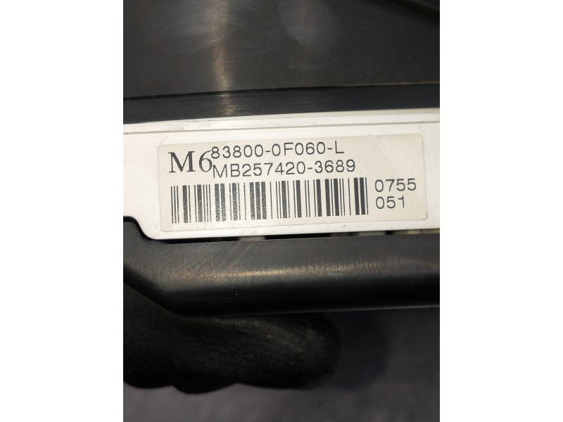 Recambio de cuadro instrumentos para toyota corolla verso (r1) 2.0 d-4d luna referencia OEM IAM 838000F060L MB2574203689 