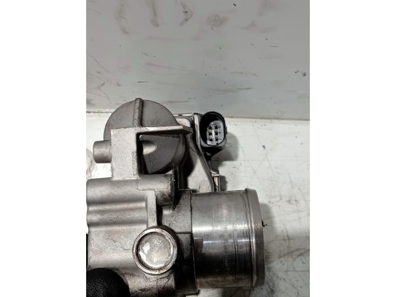 Recambio de caja mariposa para renault laguna iii 2.0 dci diesel fap referencia OEM IAM 8200330810E H8200330812 