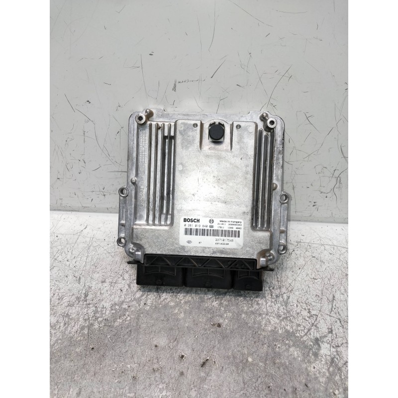 Recambio de centralita motor uce para nissan primastar (x..) avantour l1h1 2,7 t / 7-sitzer referencia OEM IAM 0281019840 237101