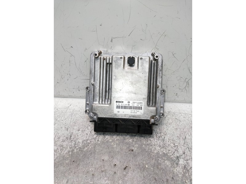 Recambio de centralita motor uce para nissan primastar (x..) avantour l1h1 2,7 t / 7-sitzer referencia OEM IAM 0281019840 237101