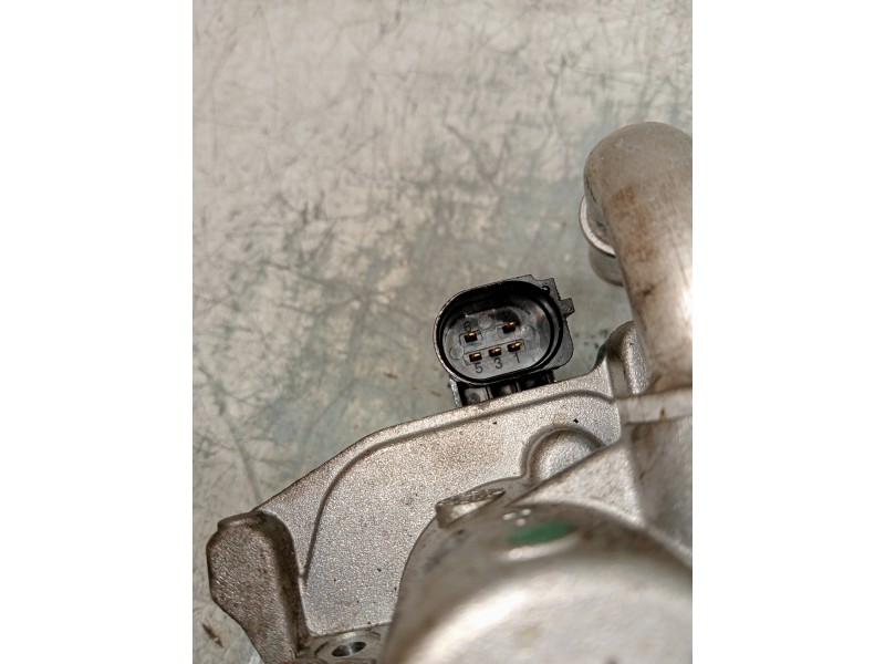 Recambio de valvula egr para audi a4 avant (8w5) advanced edition referencia OEM IAM 04L131501S  