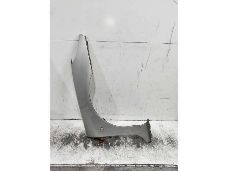 Recambio de aleta delantera derecha para peugeot 407 coupe básico referencia OEM IAM   