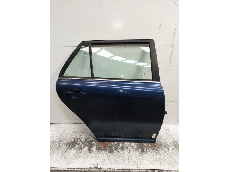 Recambio de puerta trasera derecha para toyota avensis wagon (t25) 2.0 d-4d executive referencia OEM IAM  5P RANCHERA 