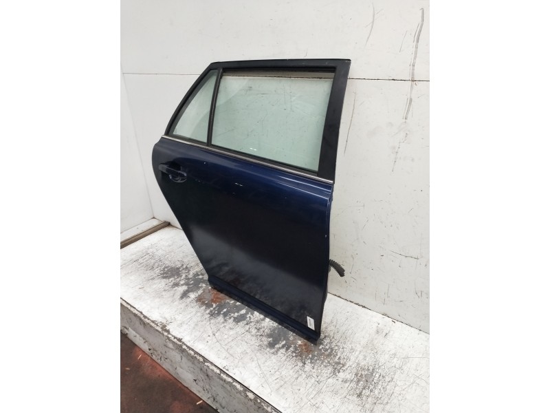 Recambio de puerta trasera derecha para toyota avensis wagon (t25) 2.0 d-4d executive referencia OEM IAM  5P RANCHERA 