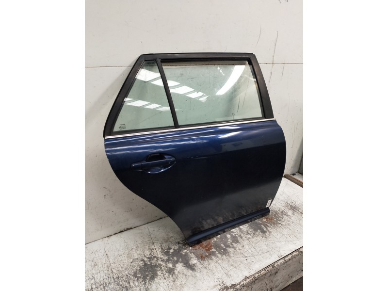 Recambio de puerta trasera derecha para toyota avensis wagon (t25) 2.0 d-4d executive referencia OEM IAM  5P RANCHERA 