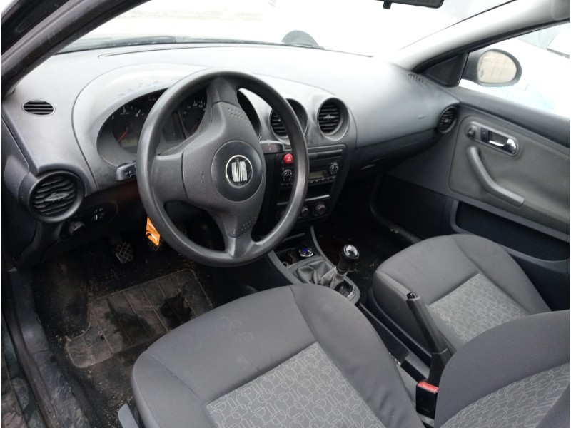 seat ibiza (6l1) del año 2004
