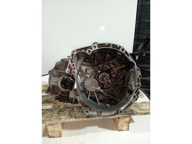Recambio de caja cambios para renault megane iii sport tourer dynamique referencia OEM IAM ND4001 A029260 6V