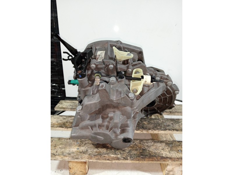 Recambio de caja cambios para renault megane iii sport tourer dynamique referencia OEM IAM ND4001 A029260 6V