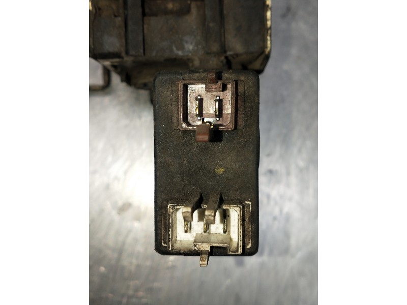 Recambio de motor cierre centralizado delantero izquierdo para citroen saxo referencia OEM IAM   