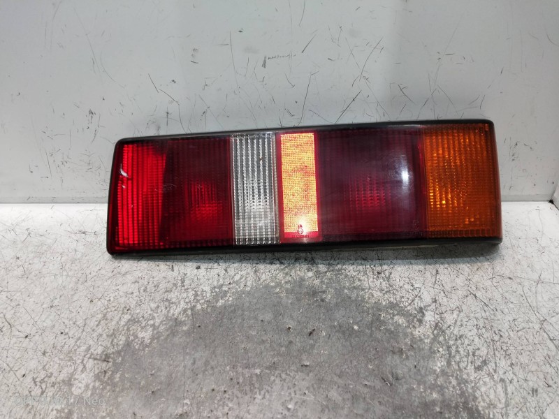 Recambio de piloto trasero derecho para ford escort berlina 1.4 referencia OEM IAM   