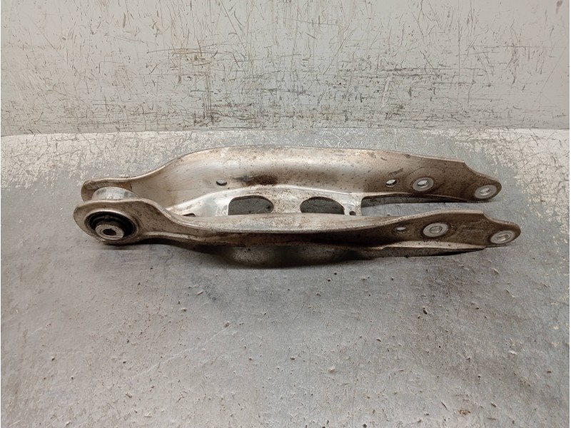 Recambio de brazo suspension inferior trasero izquierdo para audi a4 avant (8w5) advanced edition referencia OEM IAM 8W0505311H 