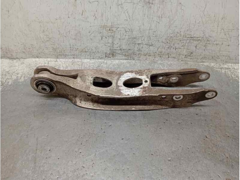 Recambio de brazo suspension inferior trasero izquierdo para audi a4 avant (8w5) advanced edition referencia OEM IAM 8W0505311H 