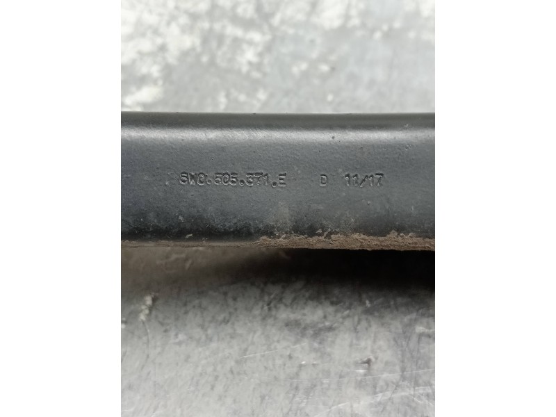 Recambio de brazo suspension superior trasero derecho para audi a4 avant (8w5) advanced edition referencia OEM IAM 8W0505371E 8W
