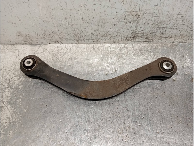 Recambio de brazo suspension superior trasero izquierdo para audi a4 avant (8w5) advanced edition referencia OEM IAM 8W0505371E 