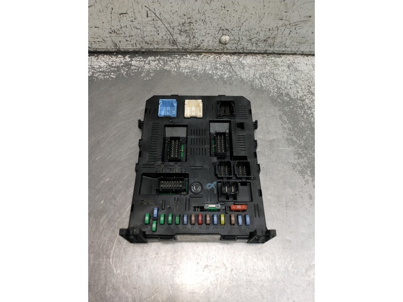 Recambio de caja reles / fusibles para peugeot 407 coupe básico referencia OEM IAM 9663510280  