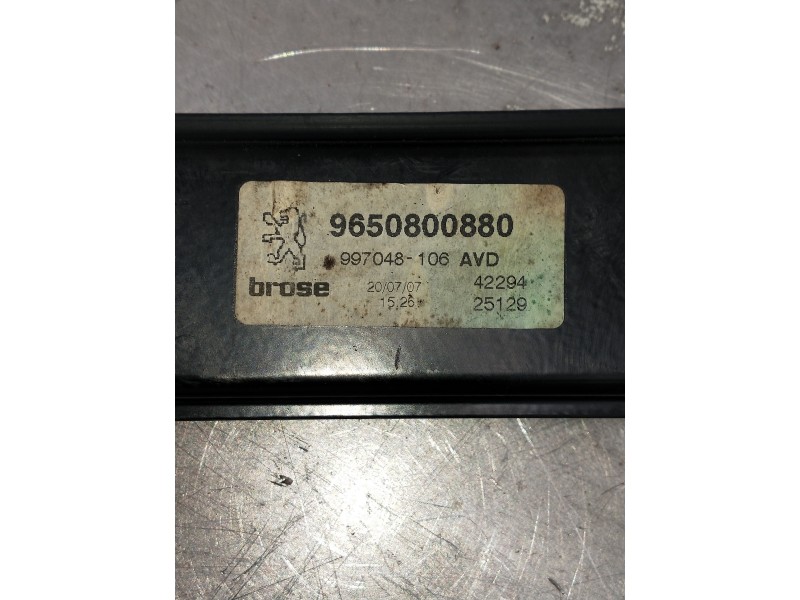 Recambio de elevalunas delantero derecho para peugeot 407 coupe básico referencia OEM IAM 9650800880 997048106 