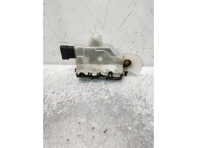 Recambio de motor cierre centralizado delantero izquierdo para citroen c3 aircross feel referencia OEM IAM 266782 16943710 5P