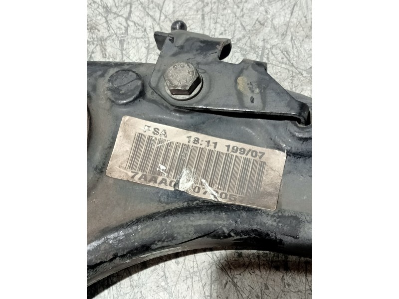 Recambio de brazo suspension inferior delantero derecho para peugeot 407 coupe básico referencia OEM IAM   