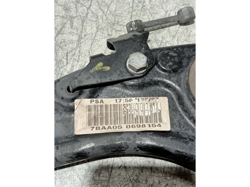 Recambio de brazo suspension inferior delantero izquierdo para peugeot 407 coupe básico referencia OEM IAM   