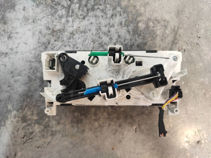 Recambio de mando calefaccion / aire acondicionado para citroen c3 picasso live edition referencia OEM IAM T1001394S 69940006 