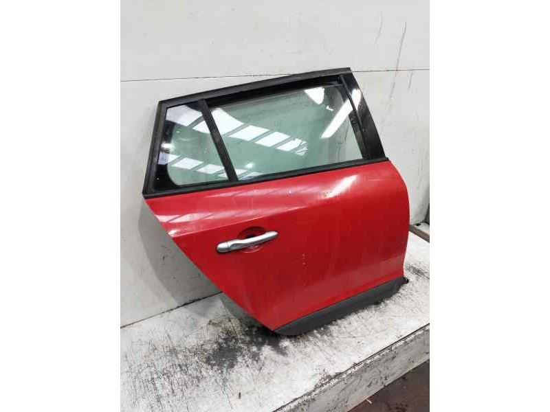 Recambio de puerta trasera derecha para renault megane iii sport tourer dynamique referencia OEM IAM   5P