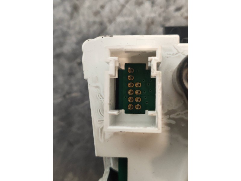 Recambio de mando calefaccion / aire acondicionado para citroen c3 picasso live edition referencia OEM IAM T1001394S 69940006 