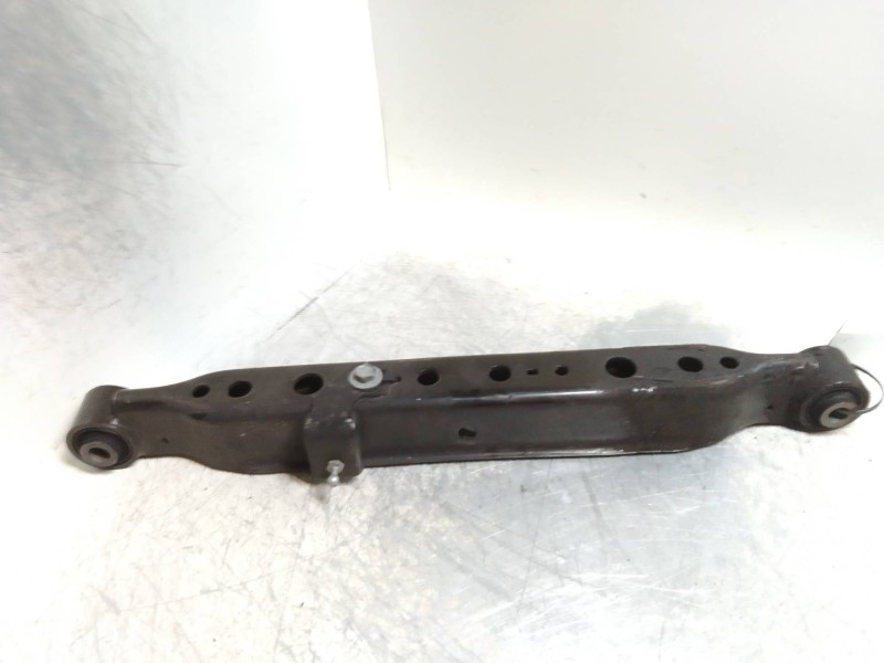 Recambio de brazo suspension superior trasero derecho para nissan qashqai (j11) tekna referencia OEM IAM   