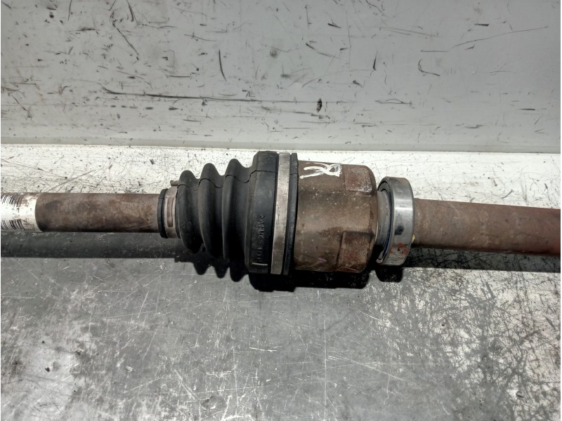 Recambio de transmision delantera derecha para renault megane iii sport tourer dynamique referencia OEM IAM 8200725511 BJ95LBC18