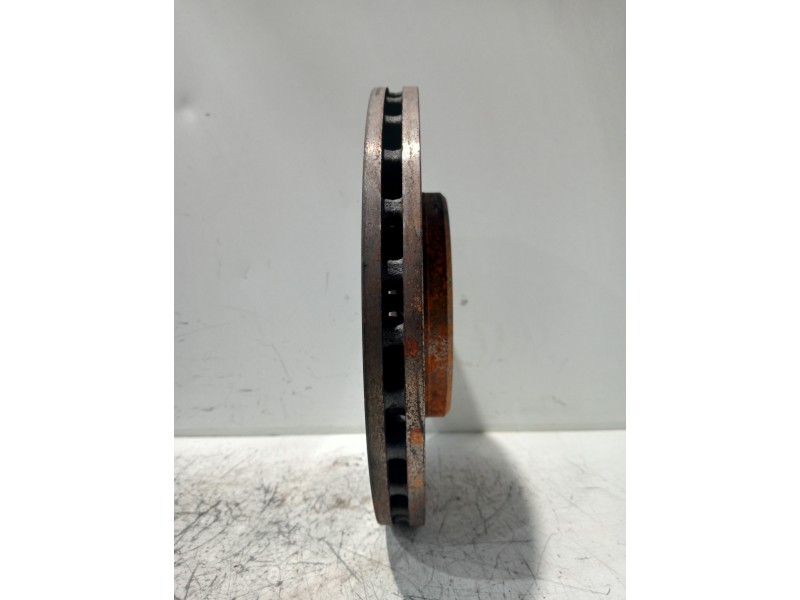 Recambio de disco freno delantero para mercedes clase c (w203) berlina 270 cdi (203.016) referencia OEM IAM   