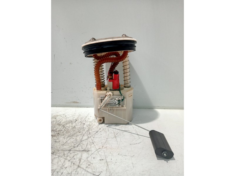 Recambio de bomba combustible para ford fiesta (cbk) referencia OEM IAM KWN831  