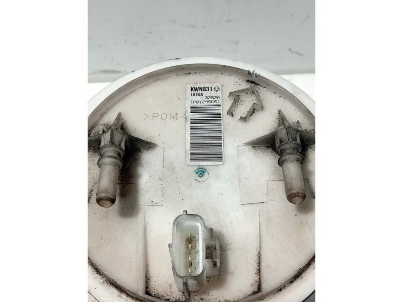 Recambio de bomba combustible para ford fiesta (cbk) referencia OEM IAM KWN831  