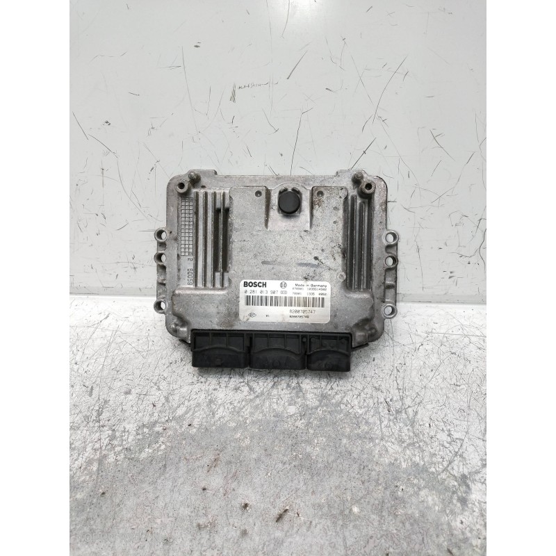 Recambio de centralita motor uce para renault megane ii berlina 5p business referencia OEM IAM 0281013907 8200705747 8200705748